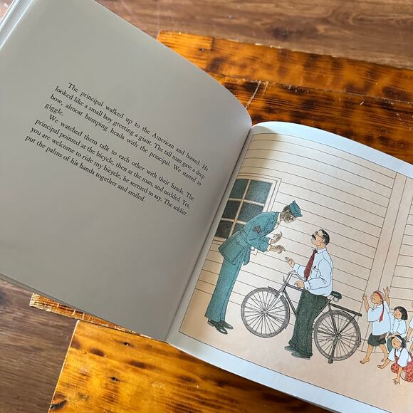 Vintage 1982 The Bicycle Man Japanese Paperback Book - Picture 7 of 10